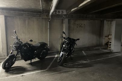 Vignette parking Métro Glacière - rue Vergniaud - Paris 13