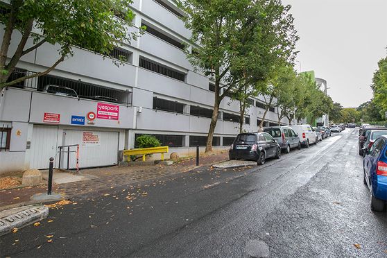 Vignette parking Aire Victor Hugo - rue Charles Calmus - Gentilly