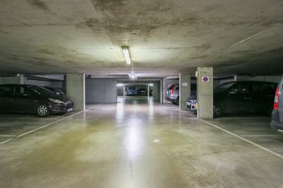 Vignette parking Métro Cour Saint-Émilion 2 - Paris 12