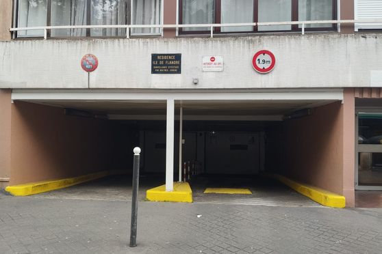 Vignette parking 79 rue de l'Ourcq - place 676