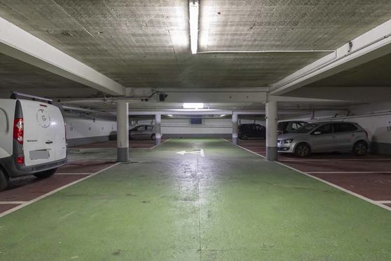Vignette parking Métro Olympiades - rue Lahire - Paris 13