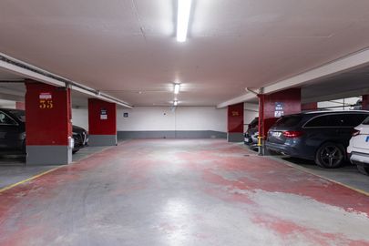 Vignette parking Métro Liège - rue Moncey - Paris 9