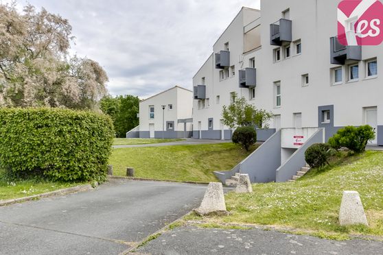 Vignette parking Stade François Parco - avenue du Recteur Pierre Moisy - Lagord