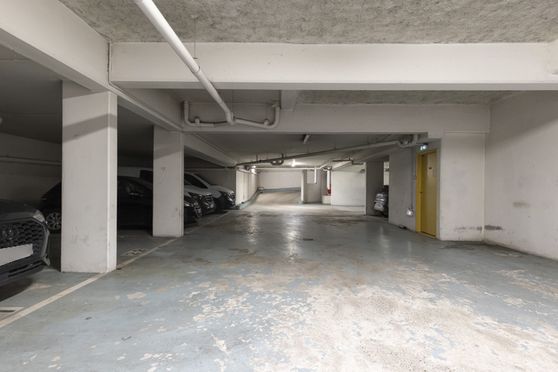 Vignette parking Métro Ourcq - rue Petit - Paris 19