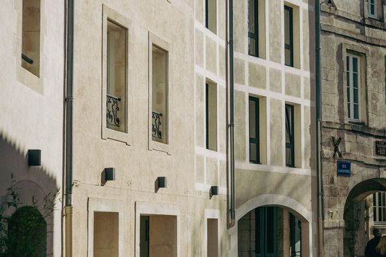 Vignette parking Hôtel Saint Nicolas La Rochelle - rue Sardinerie