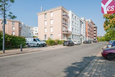 Parking Ecole Jean Monnet - rue de Copenhague - Élancourt