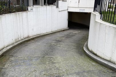 Vignette parking Square Charles de Gaulle - 51 rue Jean Bleuzen - Vanves