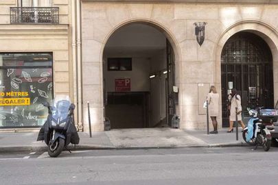 Parking Paris - Miromesnil - Village by CA