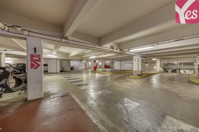 Parking Collège Sainte-Clotilde - rue de Reuilly - Paris 12