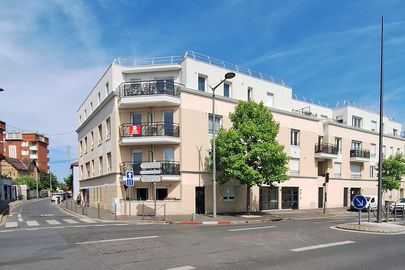 Vignette parking O2 Jardi-Brico Poissy - 40 boulevard Henri Barbusse - Houilles
