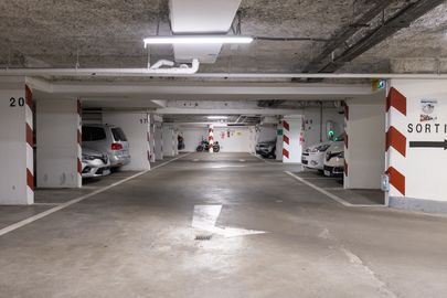 Vignette parking Bercy Village - UGC Ciné Cité Bercy - Paris