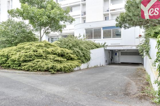 Vignette parking rue Nicolas Coustou - La Rochelle
